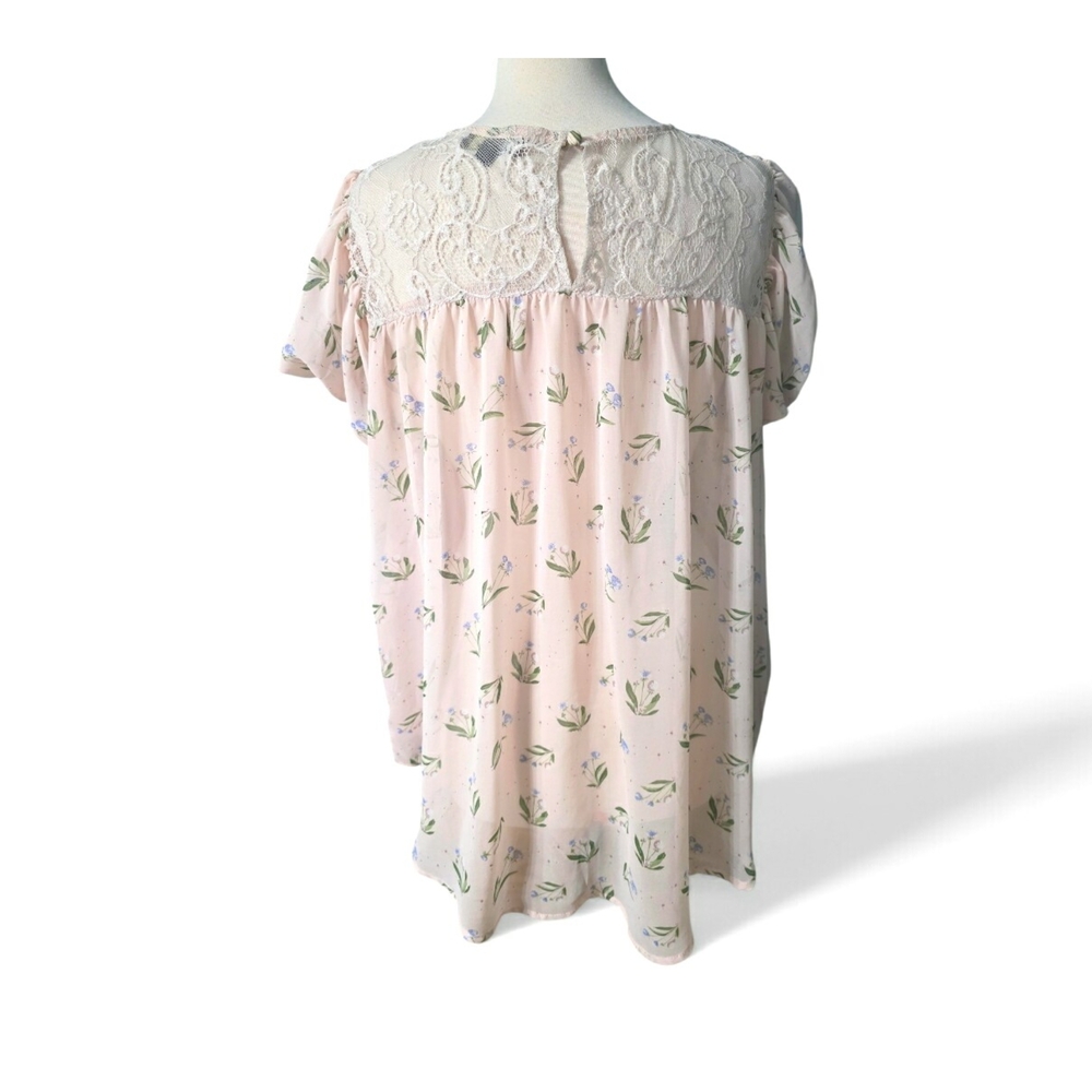 Suzanne Betro Light Pink Floral and Lace Top Size 3X - Picture 3 of 9